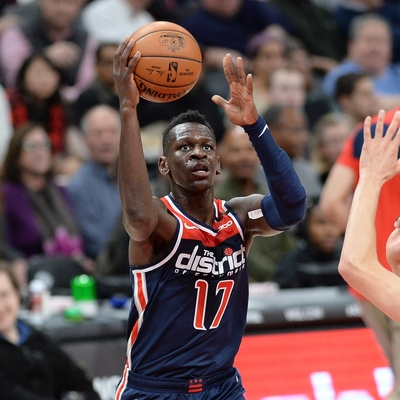 Isaac Bonga Autograph Profile
