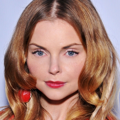 Izabella Miko Autograph Profile