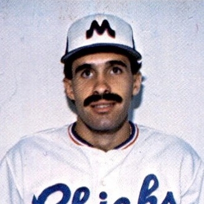 Israel Sanchez Autograph Profile