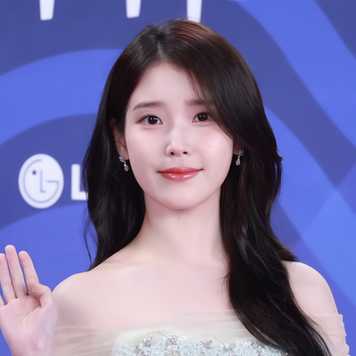 IU Autograph Profile