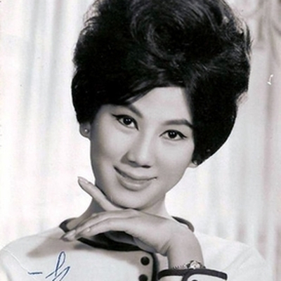 Ivy Ling Po Autograph Profile