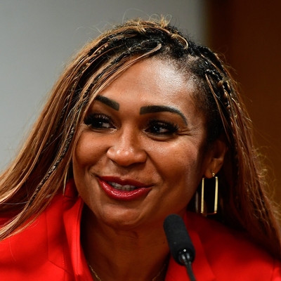 Iziane Castro Marques Autograph Profile