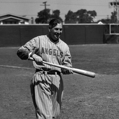 Jack Lelivelt Autograph Profile