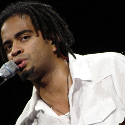 Jair Oliveira Autograph Profile