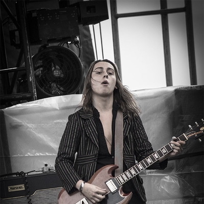 Jake Kiszka Autograph Profile