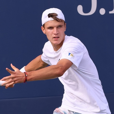Jakub Mensik Autograph Profile