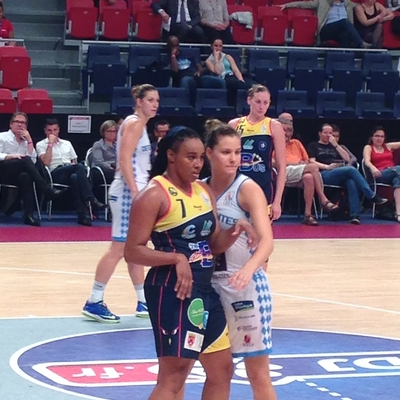 Jasmine Hassell Autograph Profile