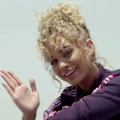 Jasmine Sanders Autograph Profile