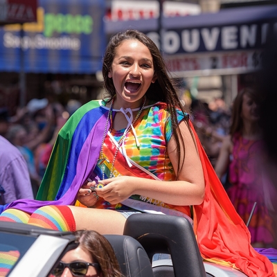Jazz Jennings Autograph Profile