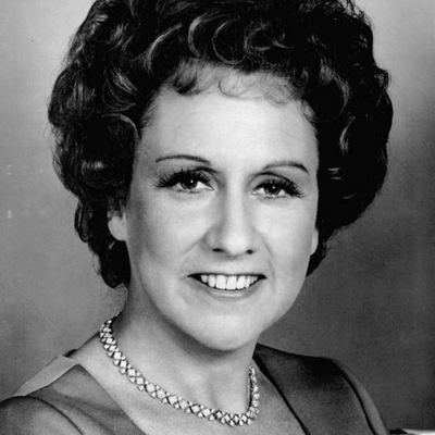 Jean Stapleton Autograph Profile