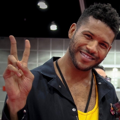 Jeffrey Bowyer-Chapman Autograph Profile