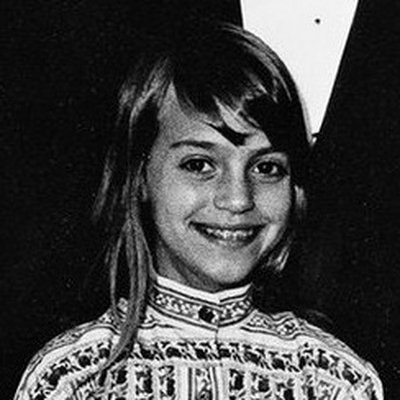 Jennifer Grant Autograph Profile