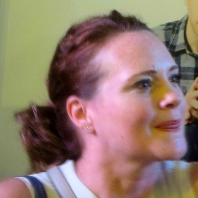 Jennifer Laura Thompson Autograph Profile