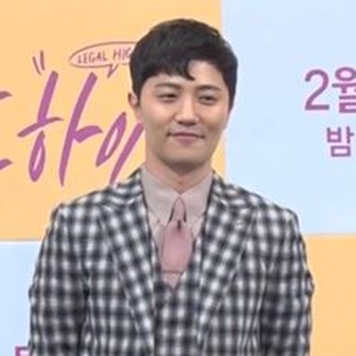 Jin Goo Autograph Profile