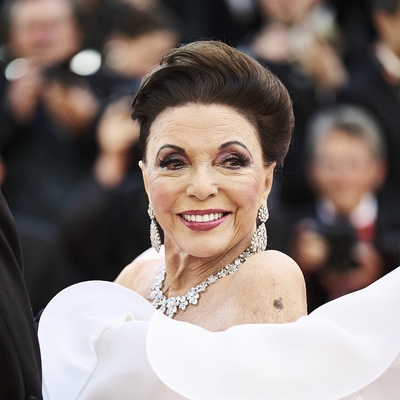 Joan Collins Autograph Profile