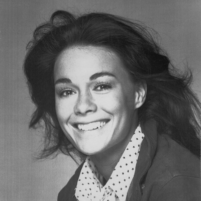 Joanna Cameron Autograph Profile