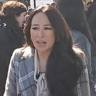 Joanna Gaines Autograph Profile