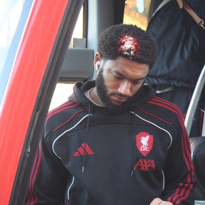 Joe Gomez Autograph Profile