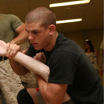 Joe Lauzon Autograph Profile