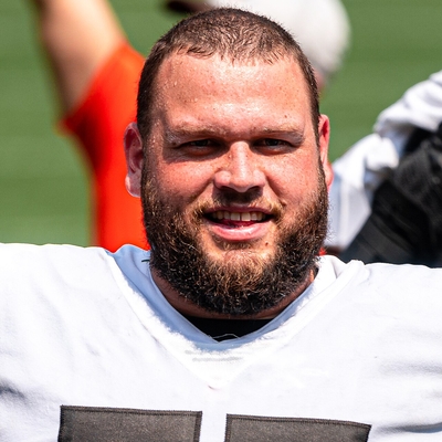 Joel Bitonio Autograph Profile