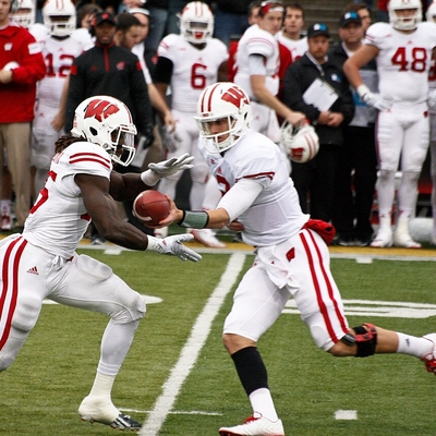 Joel Stave Autograph Profile