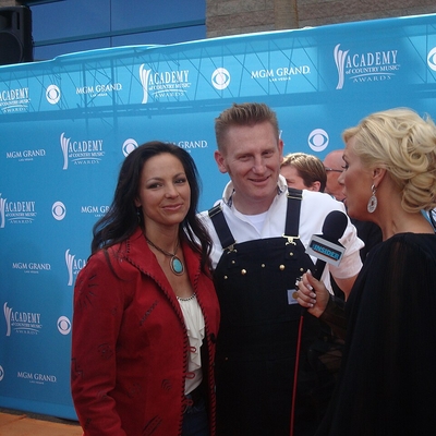 Joey Feek Autograph Profile