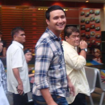 John Estrada Autograph Profile
