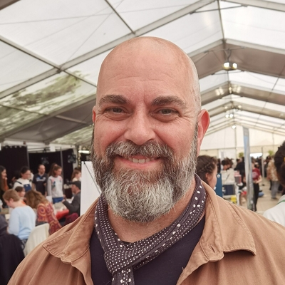 John Gwynne Autograph Profile