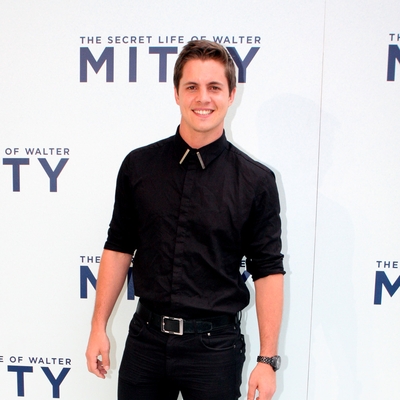 Johnny Ruffo Autograph Profile