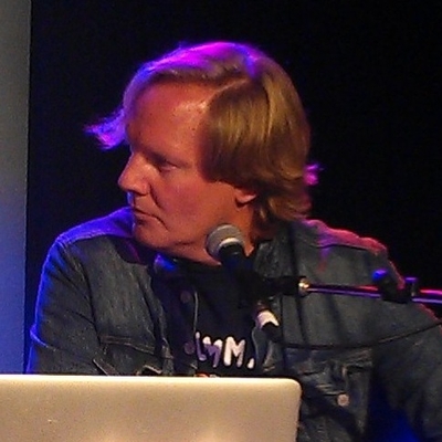 Jonathan Torrens Autograph Profile