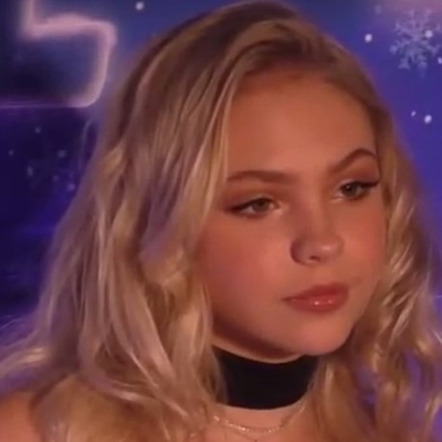 Jordyn Jones Autograph Profile