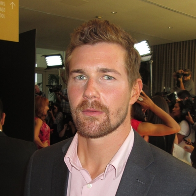 Josh Kelly Autograph Profile