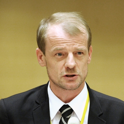 Jørgen Niclasen Autograph Profile