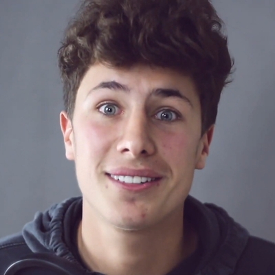 Juanpa Zurita Autograph Profile
