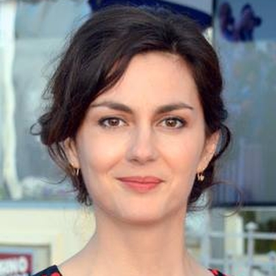 Julia Faure Autograph Profile