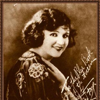 Julia Faye Autograph Profile