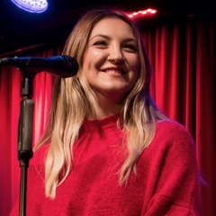Julia Michaels