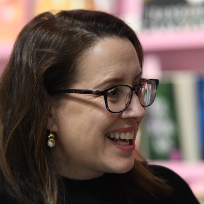 Julia Quinn Autograph Profile