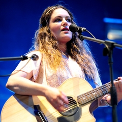 Julia Stone