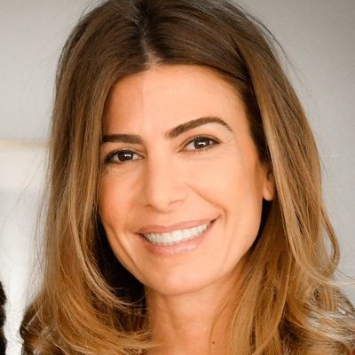Juliana Awada Autograph Profile