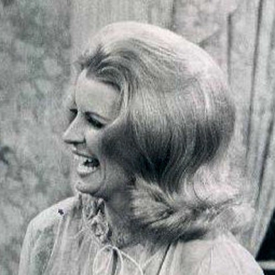 Julie Sommars Autograph Profile