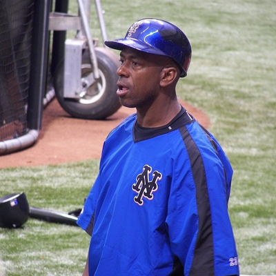 Julio Franco Autograph Profile