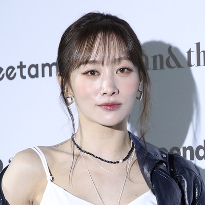 Jung Yong-ju Autograph Profile