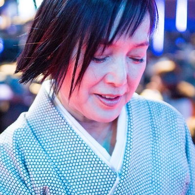 Kaori Momoi Autograph Profile