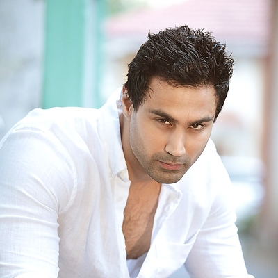 Karan Oberoi Autograph Profile