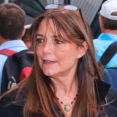 Karen Allen Autograph Profile