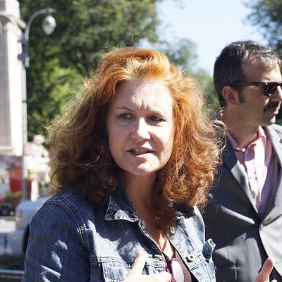 Karen Finley Autograph Profile