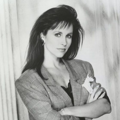 Karen Kopins Autograph Profile
