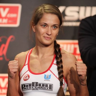 Karolina Kowalkiewicz Autograph Profile