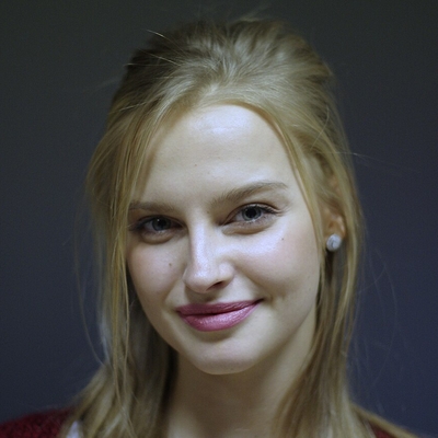 Karolina Pisarek Autograph Profile